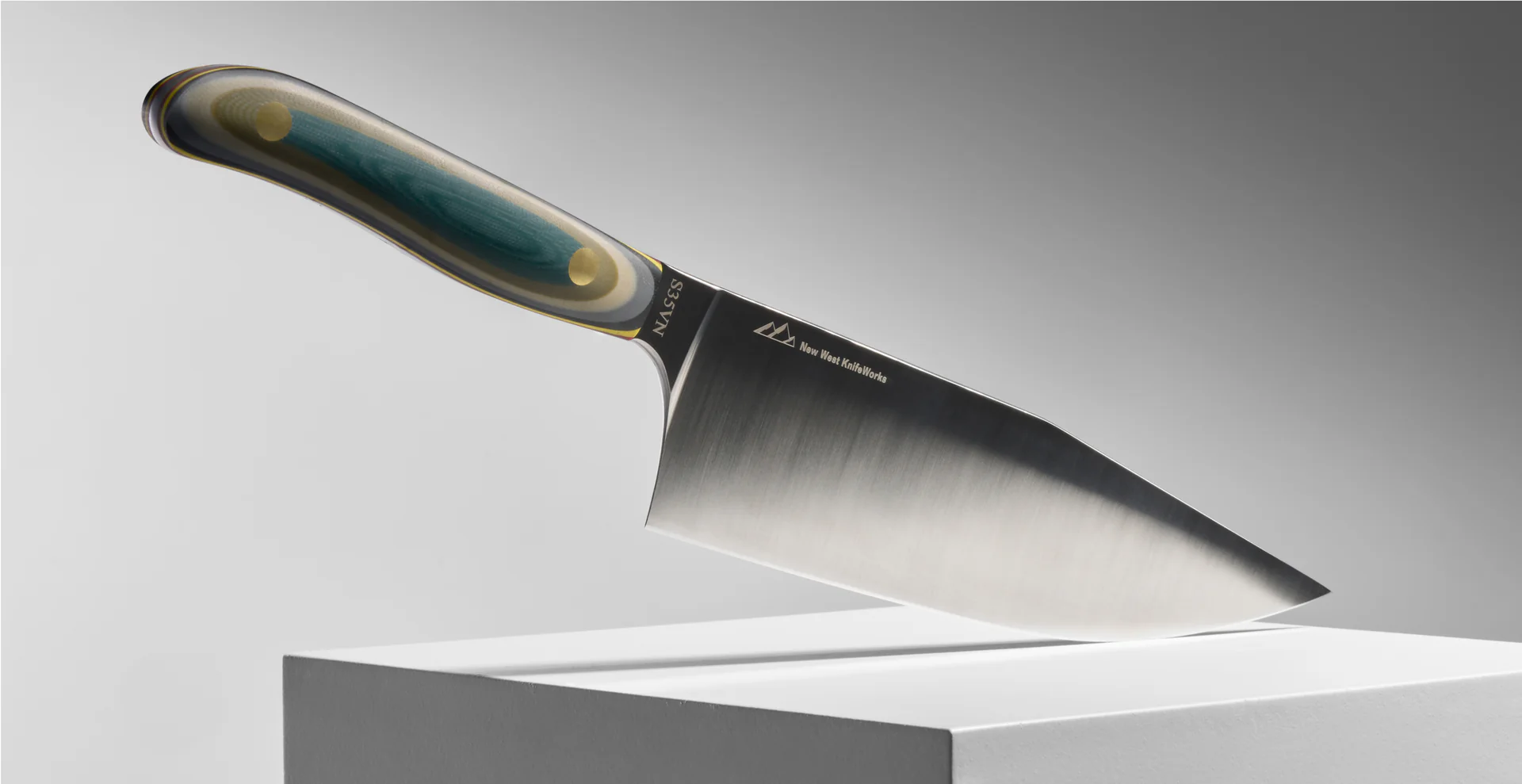The Allure of the Damascus Chef Knife: Where Artistry Meets Performance
